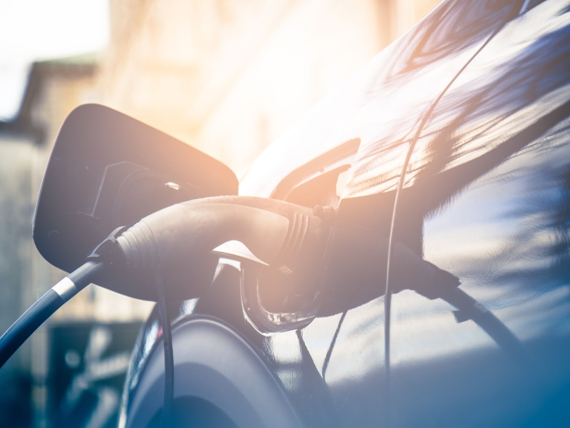 電動車充電示意 圖 / Canva